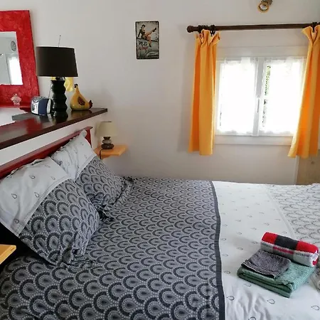 Les Hirondelles Bleues 3* איזיני-סור-מר