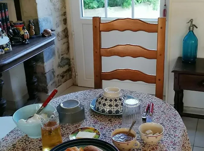 Les Hirondelles Bleues 3* 滨海伊西尼