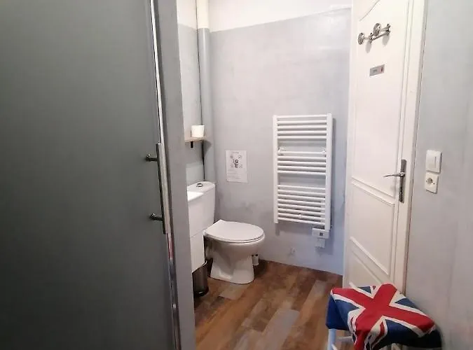 Les Hirondelles Bleues 住宿加早餐酒店 滨海伊西尼