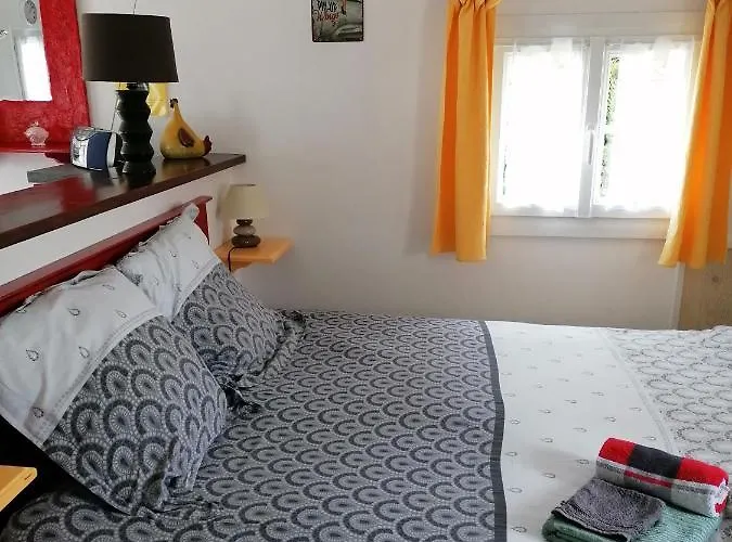 Les Hirondelles Bleues 3* 滨海伊西尼