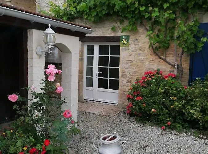 Les Hirondelles Bleues 3*