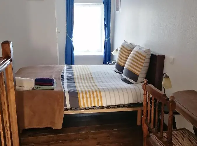 Les Hirondelles Bleues Bed & Breakfast 3*